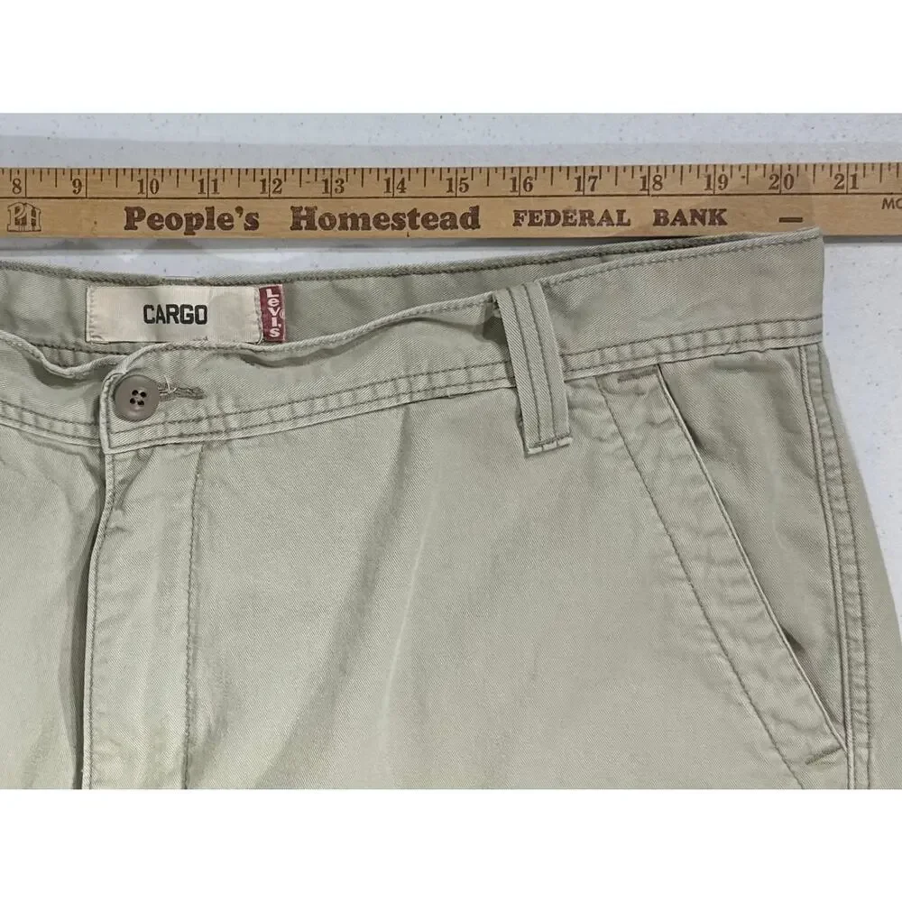 Levis Mens Cargo Shorts Size 42‎ (41
